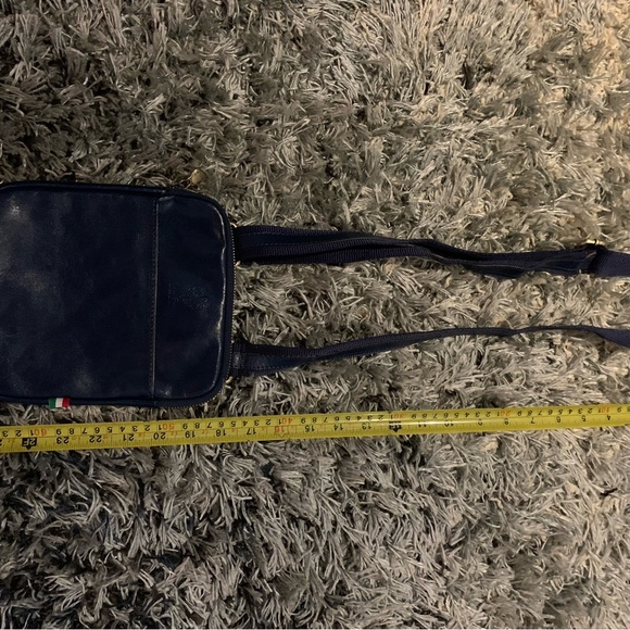 Vera Pelle Italian Leather Crossbody - Picture 10 of 11